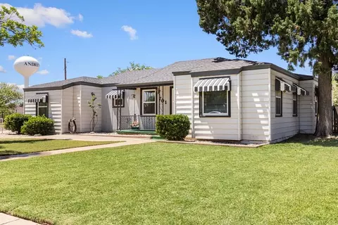 701 NE 2nd St, Andrews, TX 79714