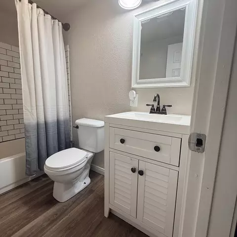 Bath - 394 E Rocket Rd, Lorena, TX 76655 photo 1 of 3