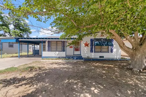 704 S Ave C, Kermit, TX 79745