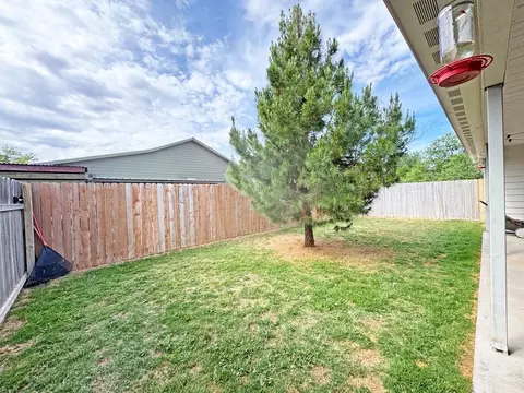 Exterior - 606 E Brown St, Alpine, TX 79830 photo 2 of 4