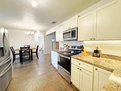 Kitchen - 606 E Brown St, Alpine, TX 79830 photo 4 of 4
