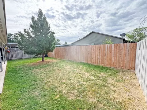 Exterior - 606 E Brown St, Alpine, TX 79830 photo 3 of 4