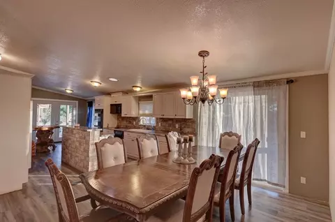 Dining - 913 Ted, Alpine, TX 79830 photo 2 of 3