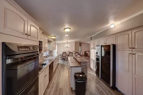 Kitchen - 913 Ted, Alpine, TX 79830 photo 2 of 2