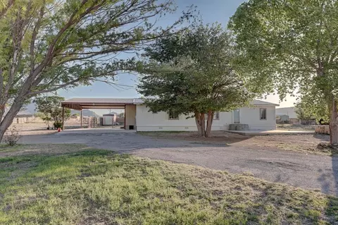 913 Ted, Alpine, TX 79830