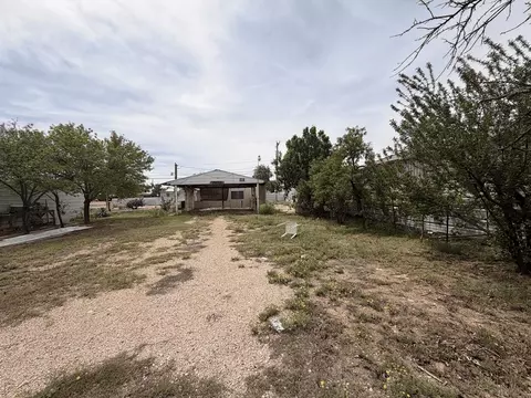 618 SE Ave F, Seminole, TX 79360