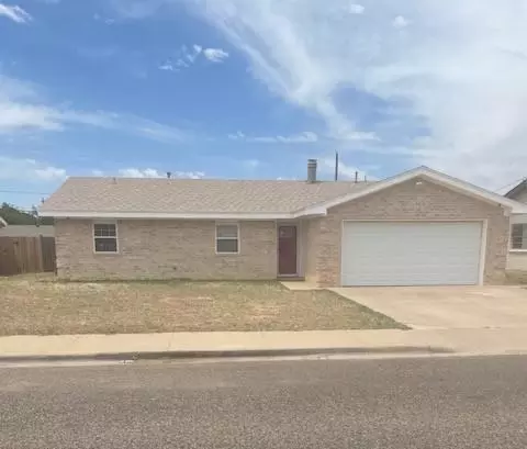 8627 Holiday Dr, Odessa, TX 79765