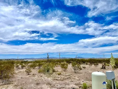 2233 Rabbit Rd, Marfa, TX 79843 photo 9