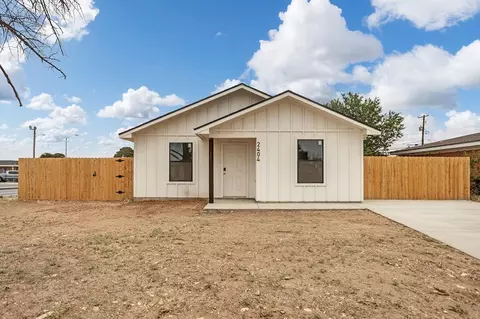 2404 Nabors Ln, Odessa, TX 79761