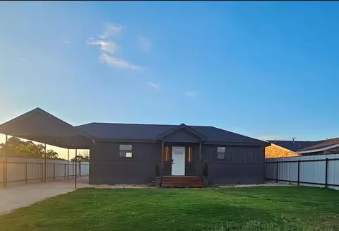 608 W 7th St, Mccamey, TX 79752