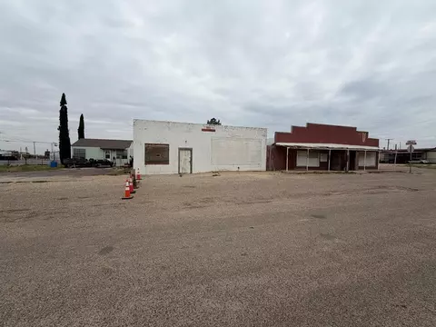 121 N Scharbauer St, Goldsmith, TX 79741