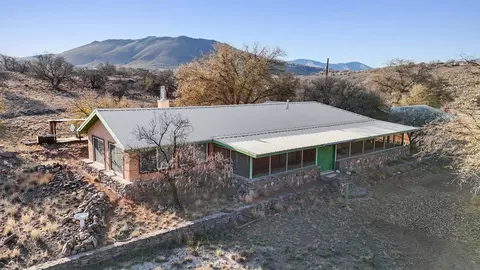 102 Limpia Creek Dr, Fort Davis, TX 79734