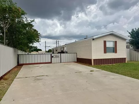 504 NE 1st St, Andrews, TX 79714