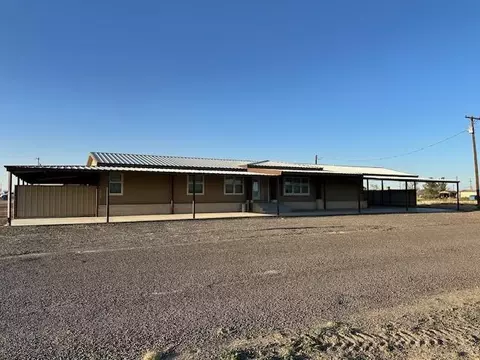 211 E 8th St, Pyote, TX 79777