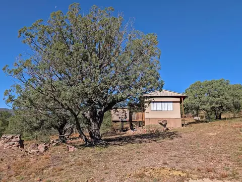 105 Crazy Horse Trl, Fort Davis, TX 79734