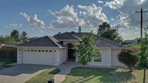 209 N 14th St, Alpine, TX 79830