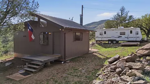 210 Yellow Knife Trl, Fort Davis, TX 79734