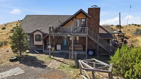 202 W Fast Gun Ln, Fort Davis, TX 79734