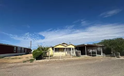 107 S Sycamore Ave, Pecos, TX 79772