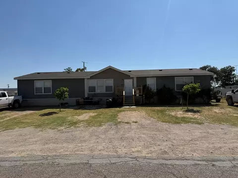 618 S Spruce St, Kermit, TX 79745