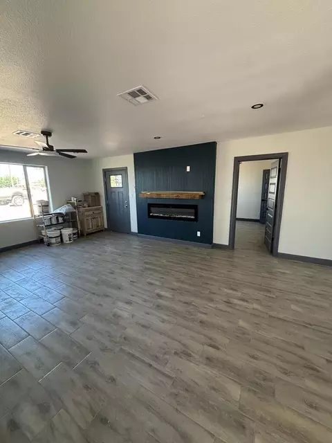 Living - 401 S Maple Ave, Van Horn, TX 79855 photo 1 of 1