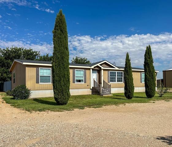 121 County Rd 209-b, Seminole, TX 79360