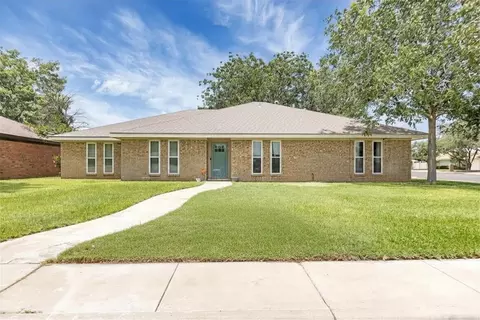 15 Royal Place Cir, Odessa, TX 79762
