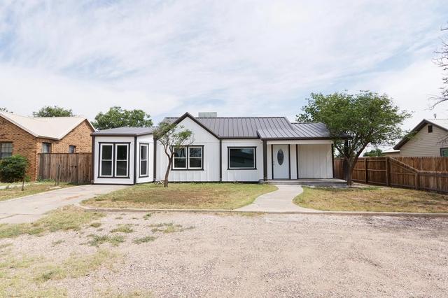 402 SW Ave E, Seminole, TX 79360