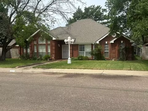 1507 Pecan Pl, Andrews, TX 79714