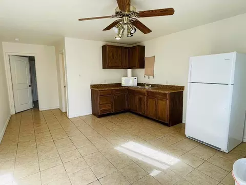 213 E 7th St, Mccamey, TX 79752