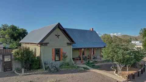 405 W Ave E, Alpine, TX 79830