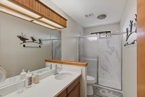 Bath - 102 S Hackberry Dr, Alpine, TX 79830 photo 3 of 3