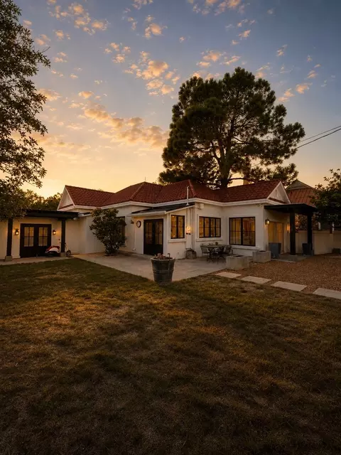 Exterior - 107 E Washington St, Marfa, TX 79843 photo 7 of 10
