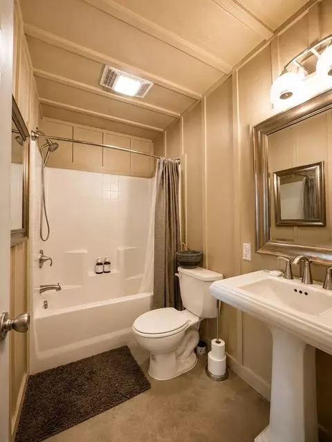Bath - 107 E Washington St, Marfa, TX 79843 photo 4 of 4