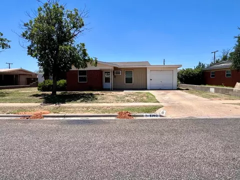1303 Terrace Dr, Andrews, TX 79714
