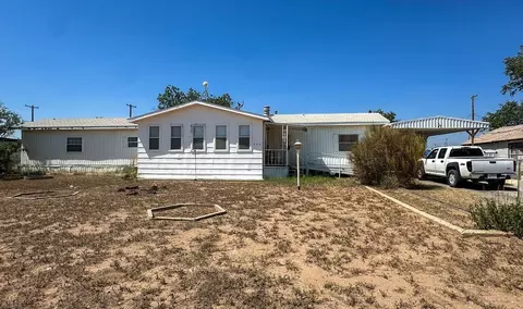208 SW Ave J, Seminole, TX 79360