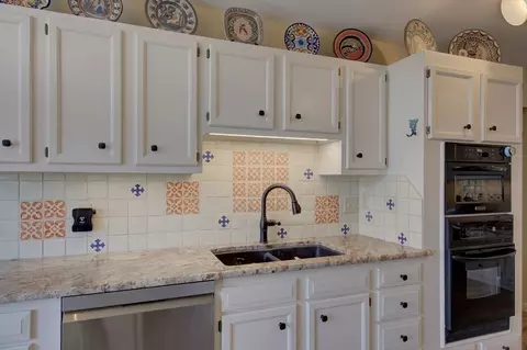 Kitchen - 111 Juniper, Alpine, TX 79830 photo 2 of 4