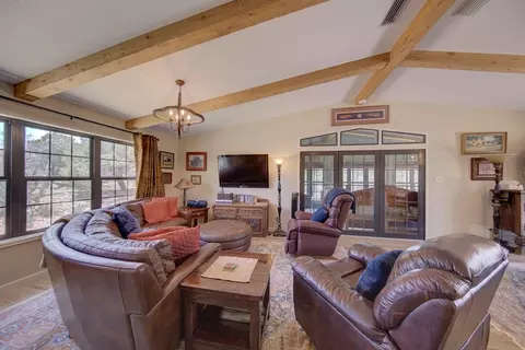 Living - 111 Juniper, Alpine, TX 79830 photo 2 of 4