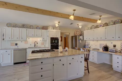 Kitchen - 111 Juniper, Alpine, TX 79830 photo 4 of 4