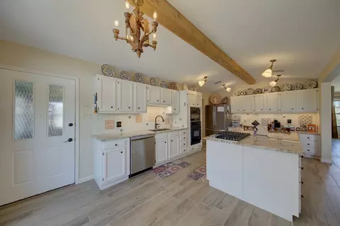 Kitchen - 111 Juniper, Alpine, TX 79830 photo 1 of 4