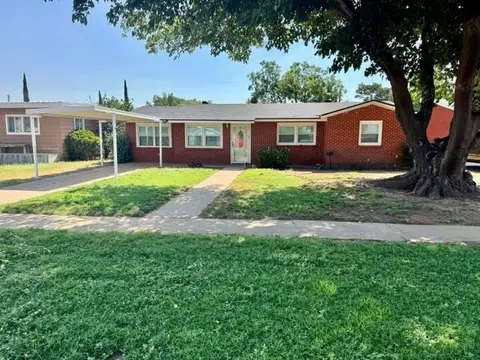 305 SW 15th St, Seminole, TX 79360