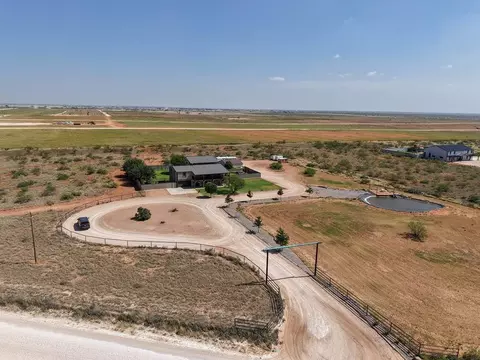 437 Cr 411, Seminole, TX 79360