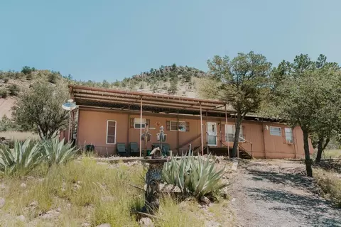 303 Squaw Valley Trl, Fort Davis, TX 79734