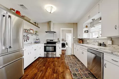 Kitchen - 101 E 2nd St, Marfa, TX 79843 photo 3 of 4