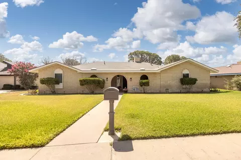 4606 Somerset Ln, Odessa, TX 79761
