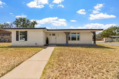 811 NW 12th St, Andrews, TX 79714