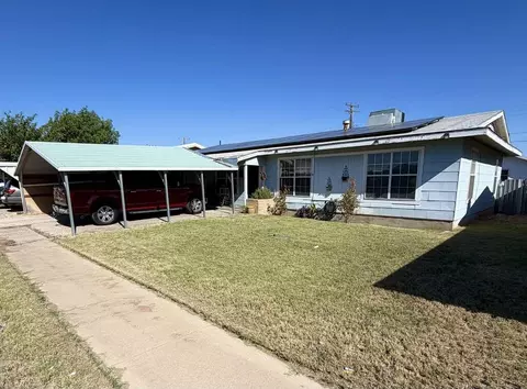 136 Jackson St, Kermit, TX 79745