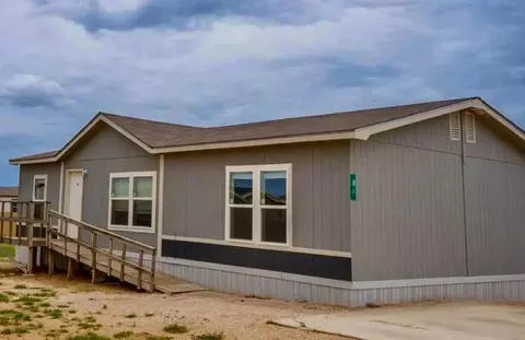 8 NW Bit Ct, Andrews, TX 79714