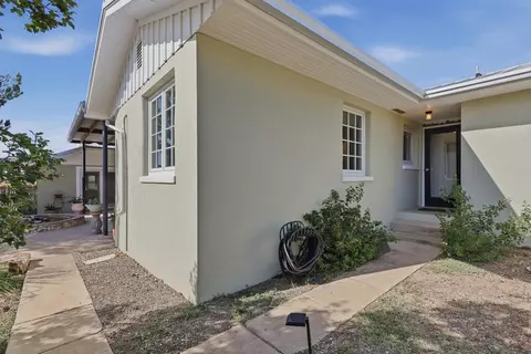 Exterior - 710 E Hancock Ave, Alpine, TX 79830 photo 6 of 8