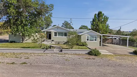 Exterior - 710 E Hancock Ave, Alpine, TX 79830 photo 1 of 8
